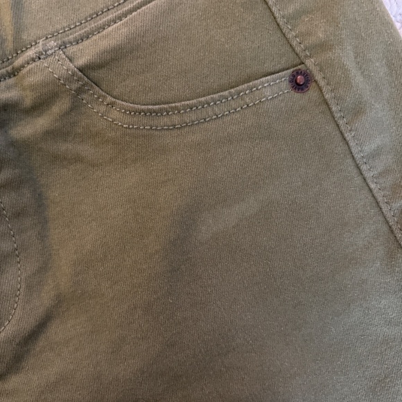 Old Navy Rockstar Mid rise green jeans - Picture 3 of 5